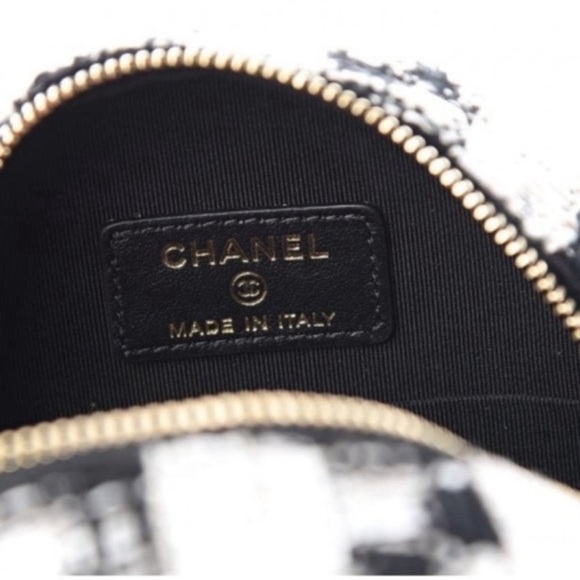 CHANEL | Clutch | Tweed Round Clutch with Gold & Black Leather Chain - Picture 7 of 10